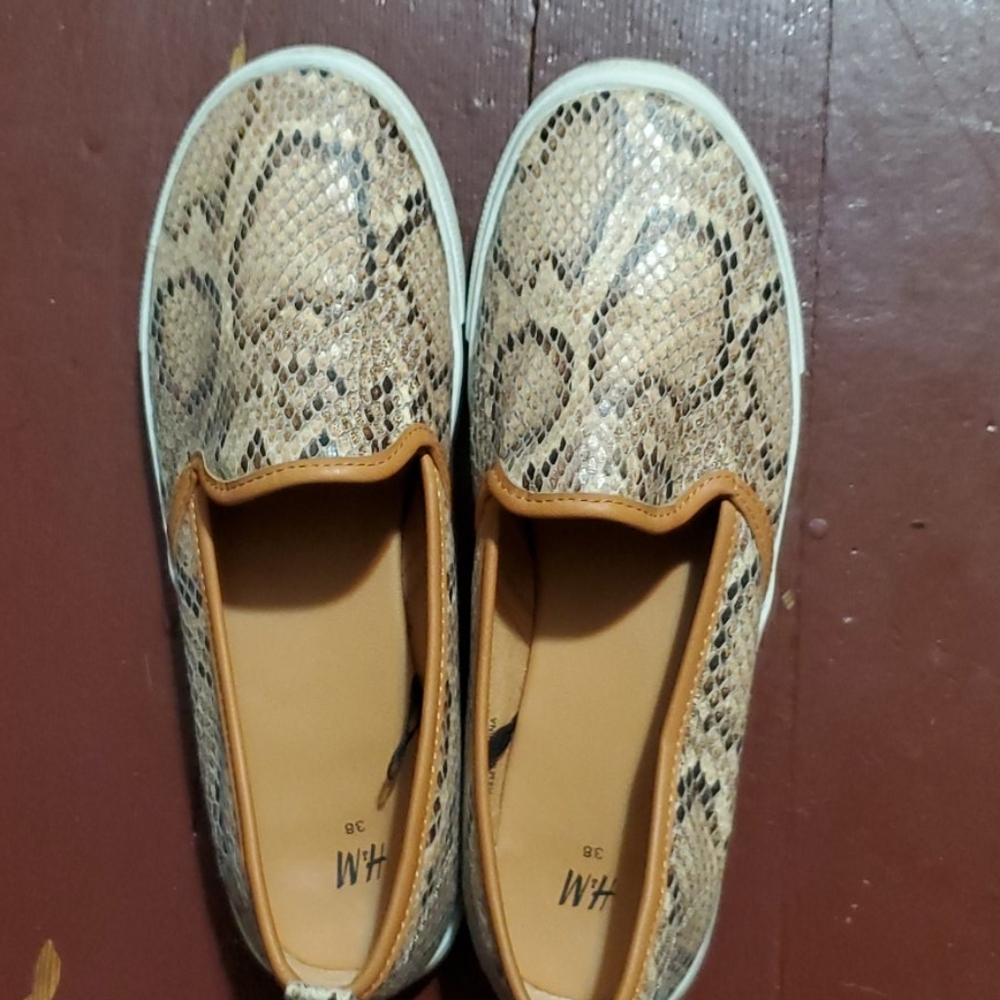 Summer shoes